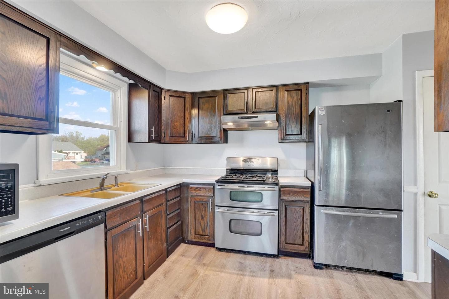 2081 Park Street photo 10