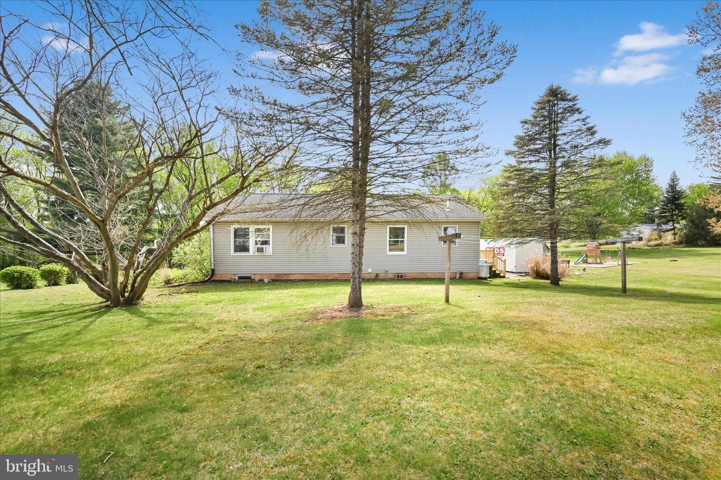445 Scotch Pine Road photo 32