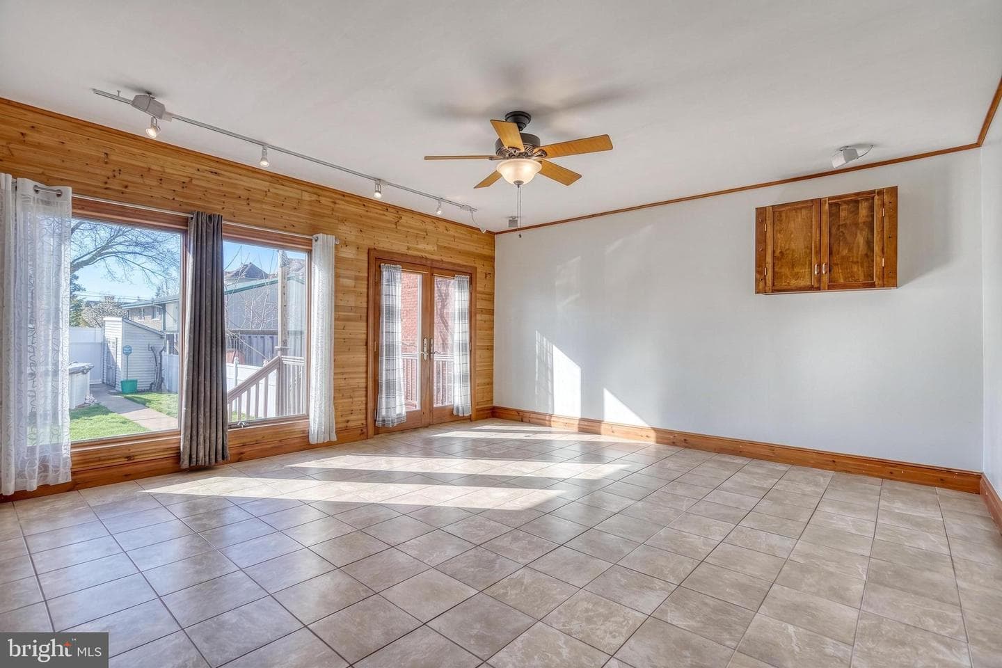 453 Carlisle Street photo 23