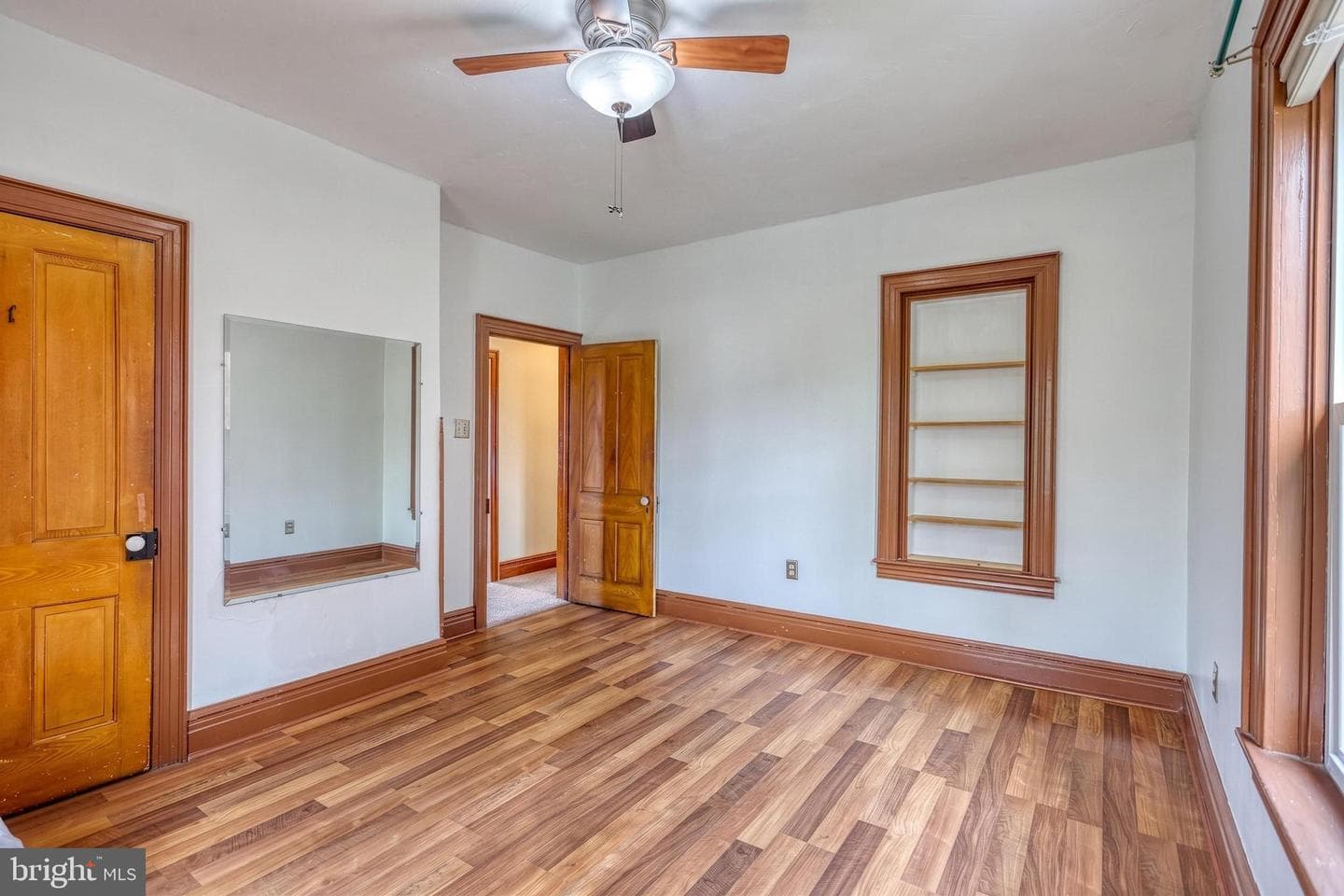 453 Carlisle Street photo 32