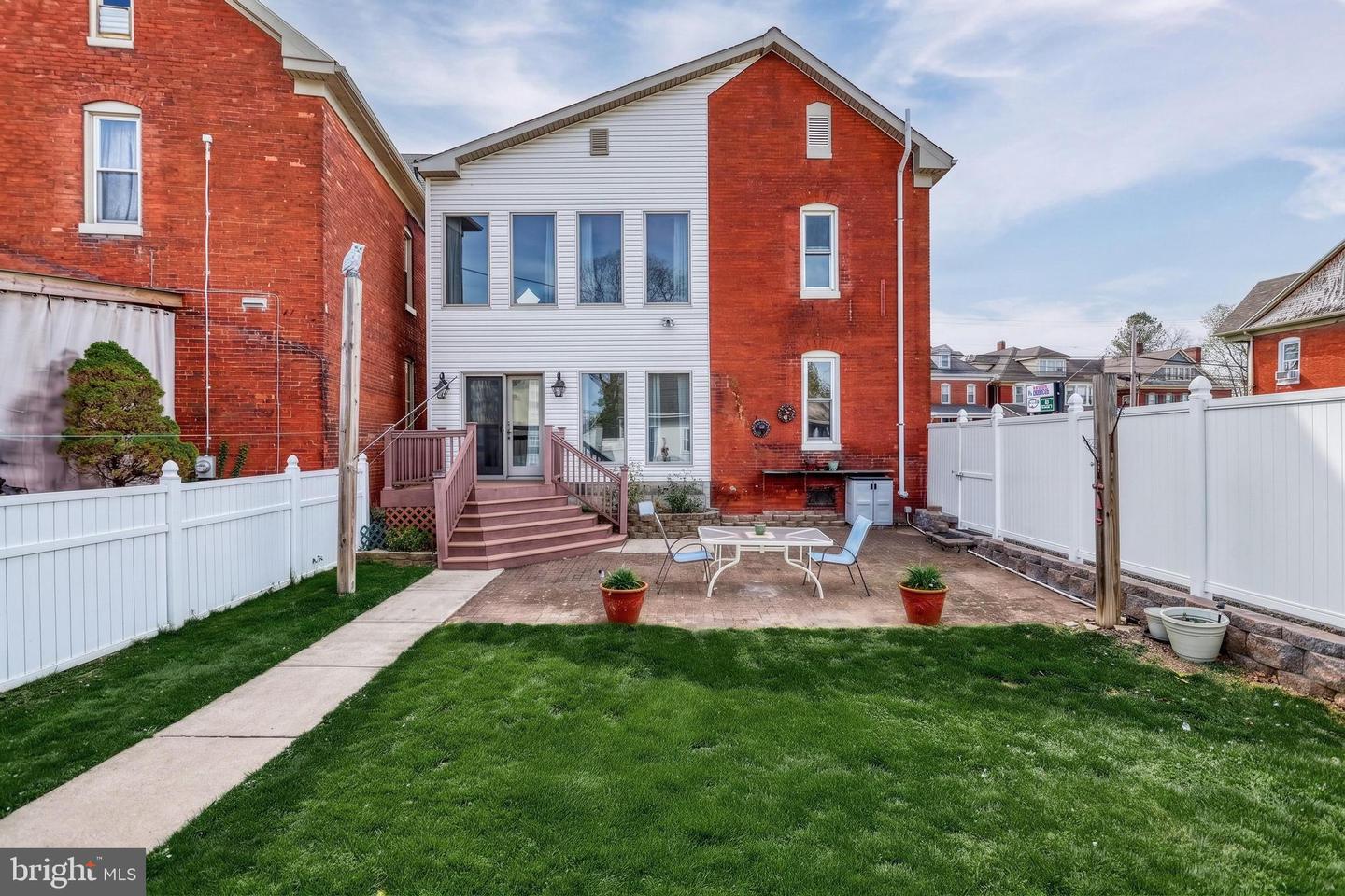 453 Carlisle Street photo 50