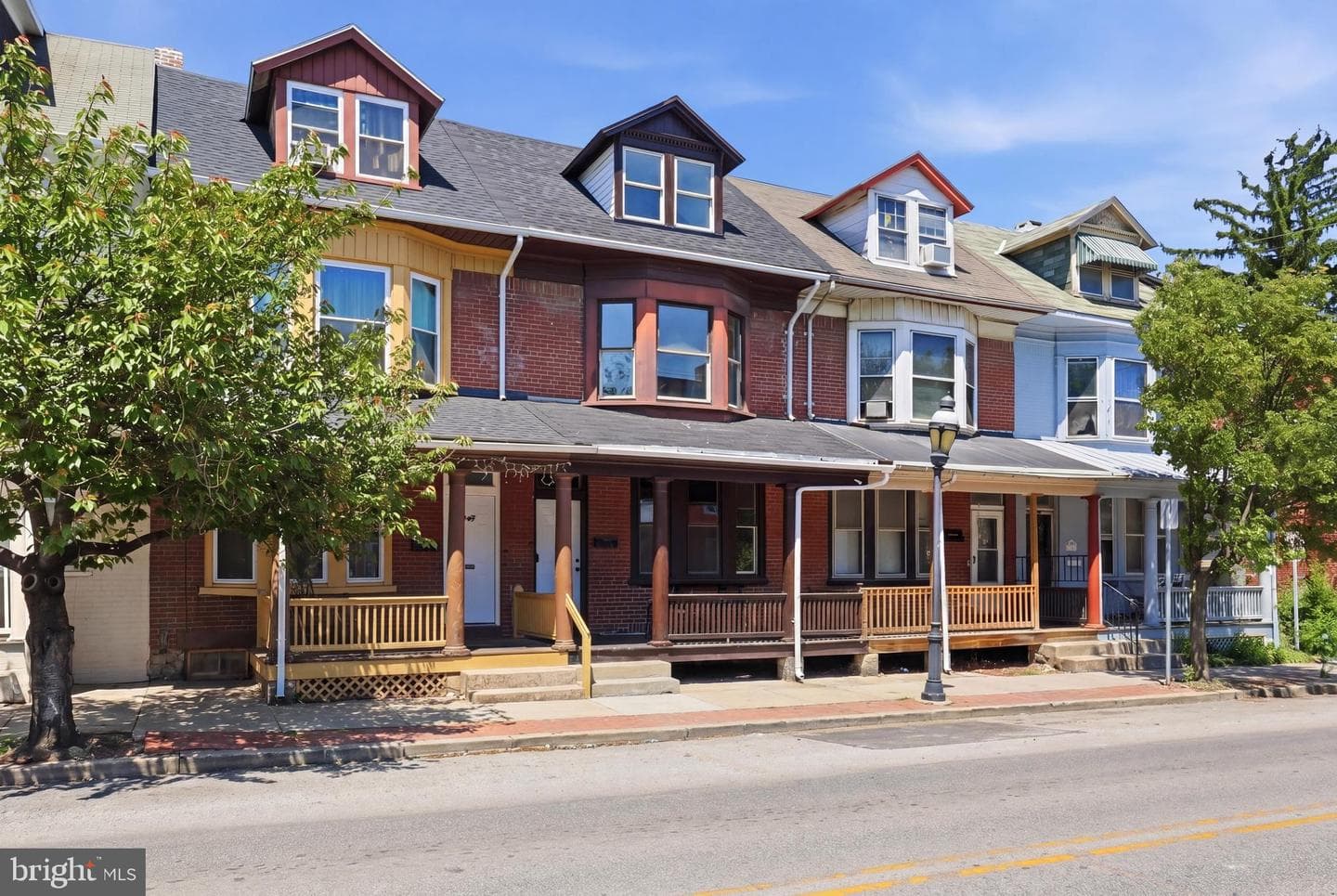 249 E Princess Street photo 2