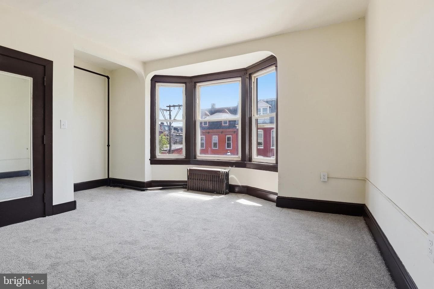 249 E Princess Street photo 22