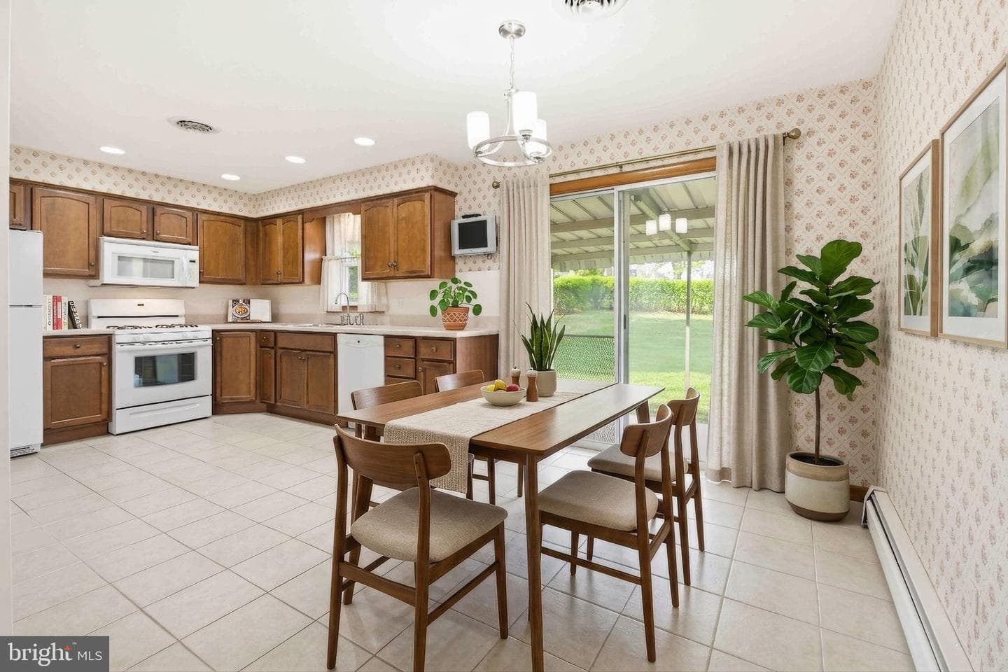42 Woodland Drive photo 3