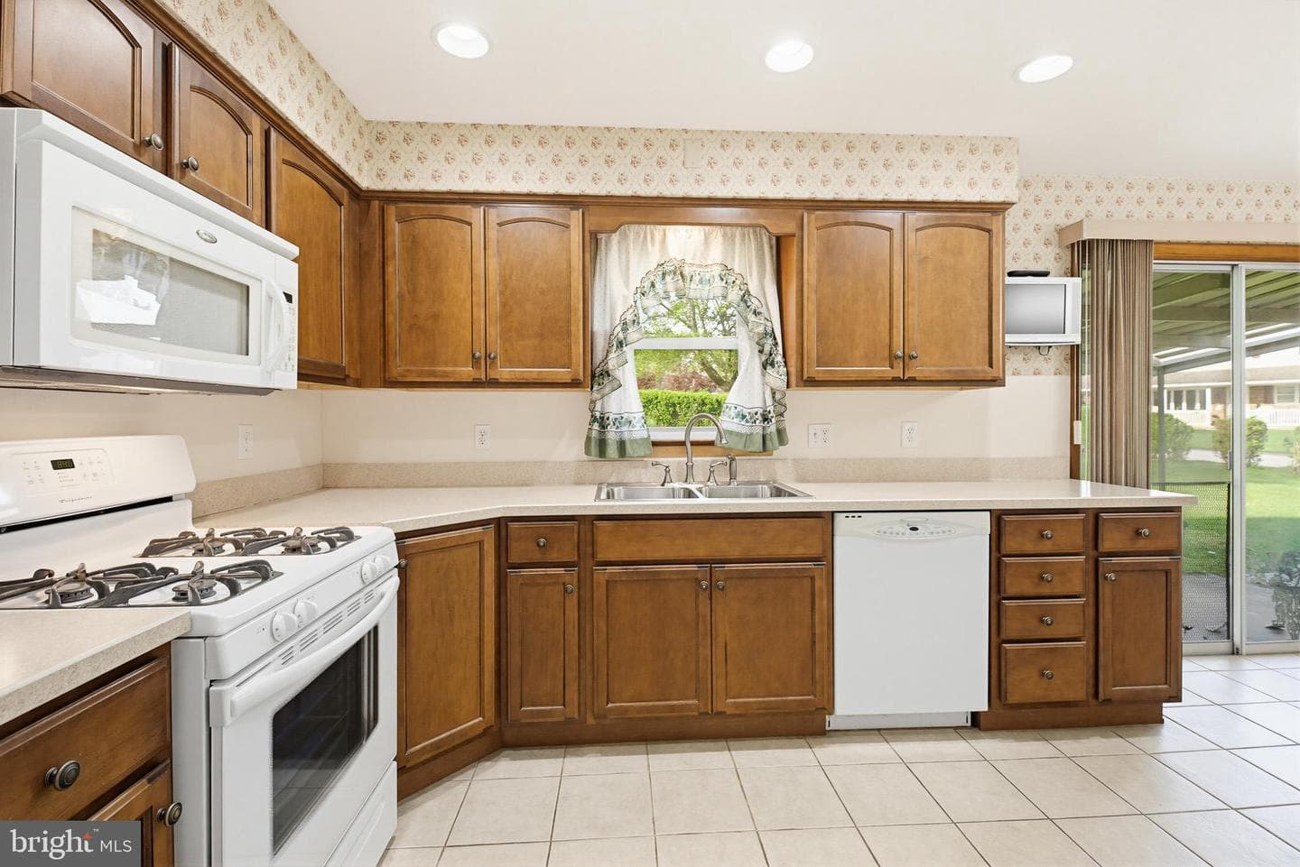 42 Woodland Drive photo 4