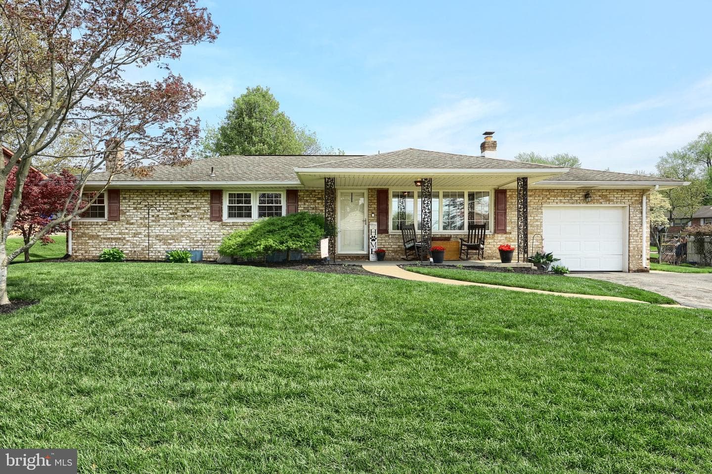 575 Sundale Drive photo 2