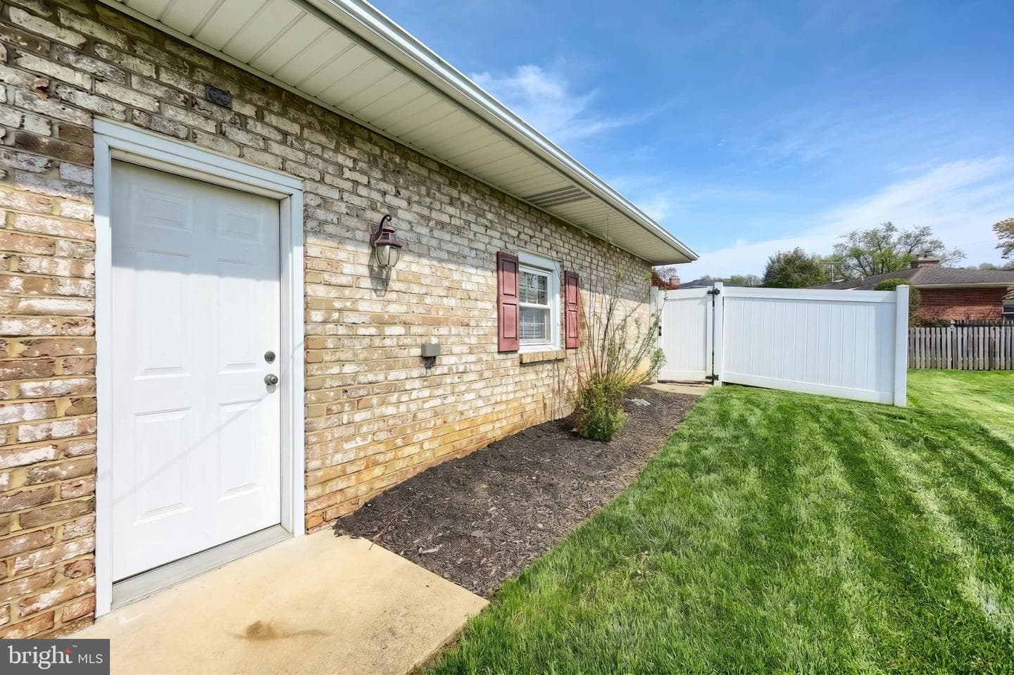 575 Sundale Drive photo 5