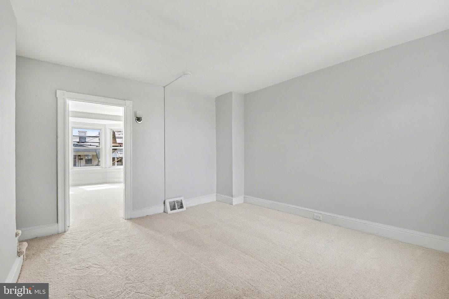 1419 W King Street photo 11