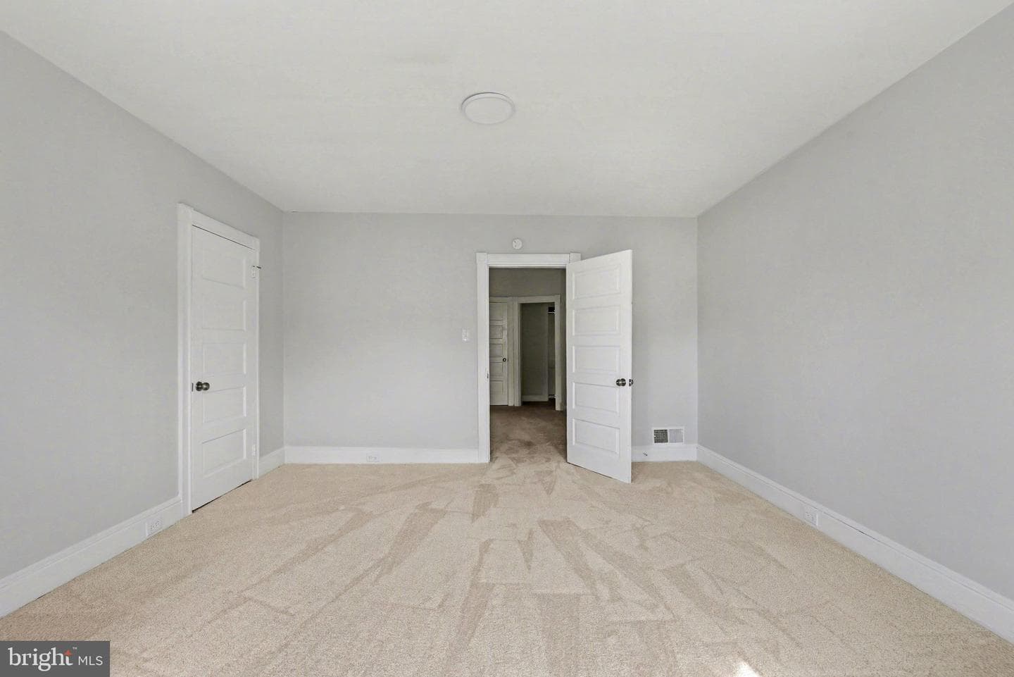 1419 W King Street photo 14