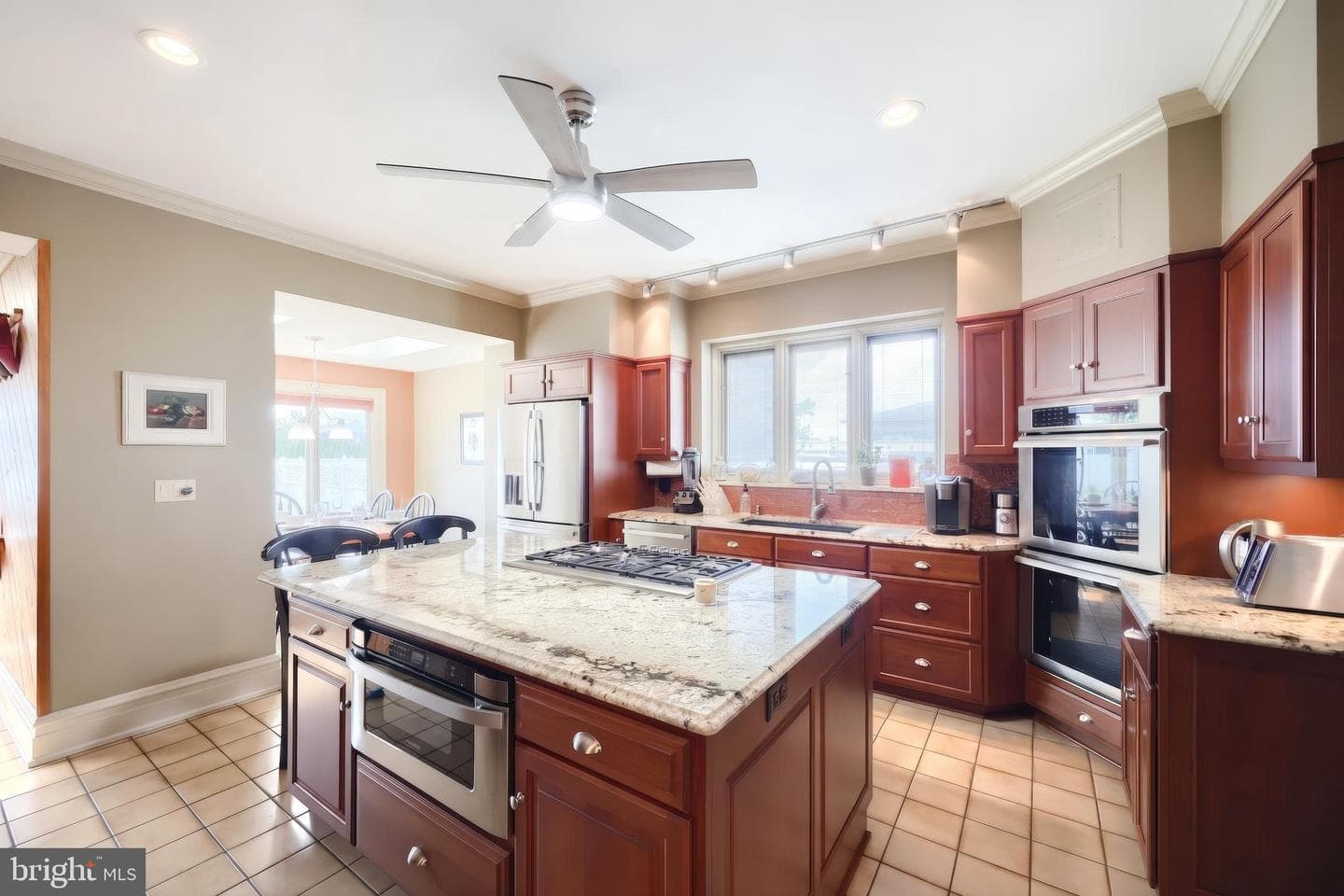 206 Eichelberger Street photo 29