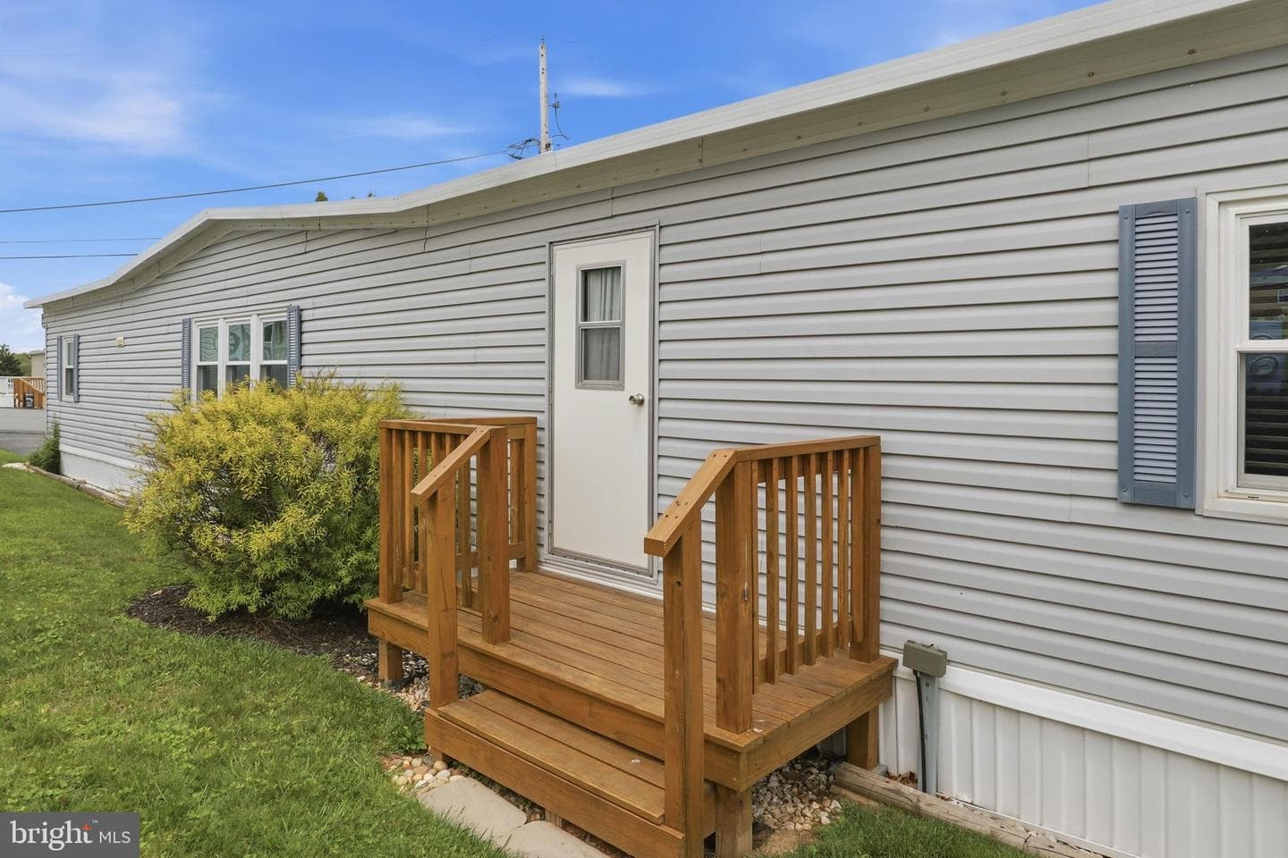307 Blue Jay Drive photo 23