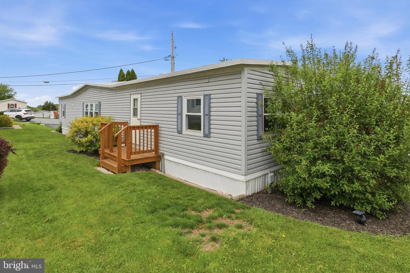 307 Blue Jay Drive photo 24