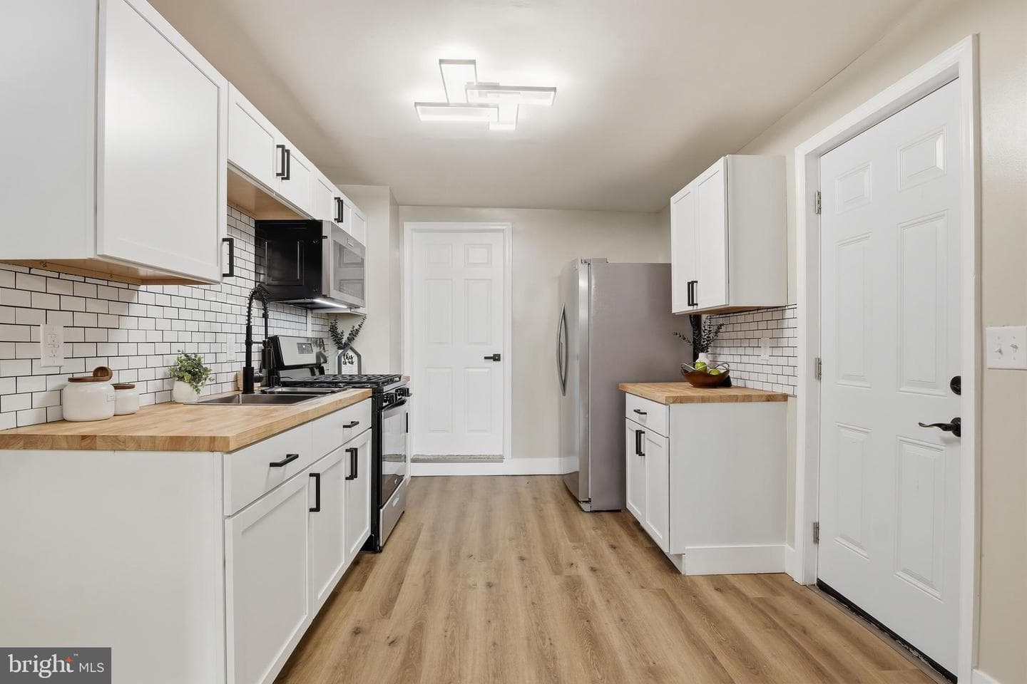 203 Fulton Street photo 14