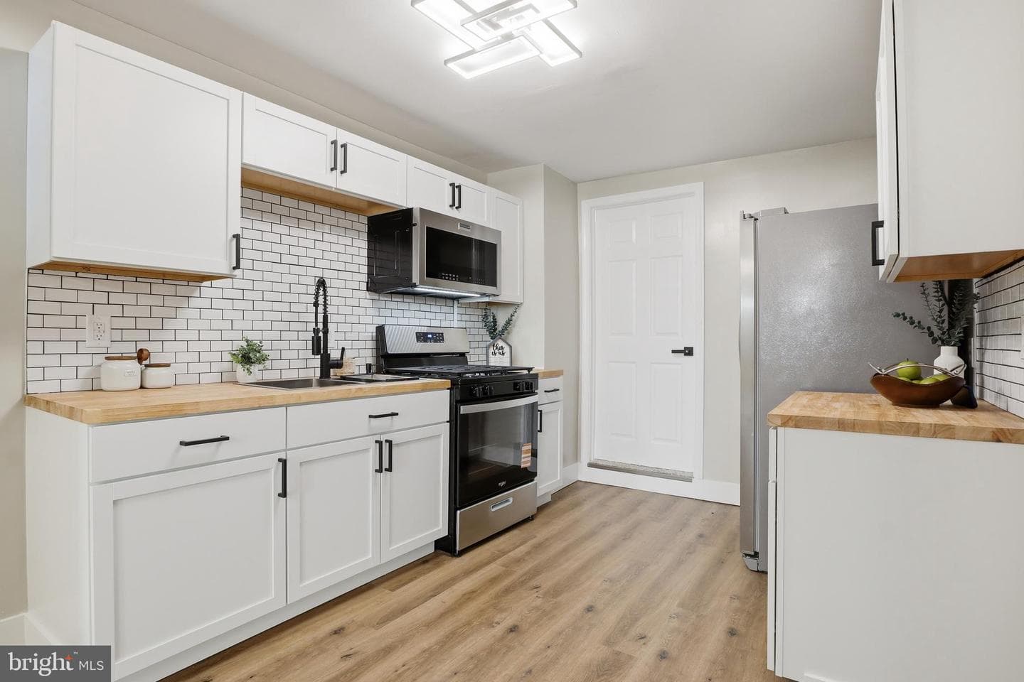 203 Fulton Street photo 9