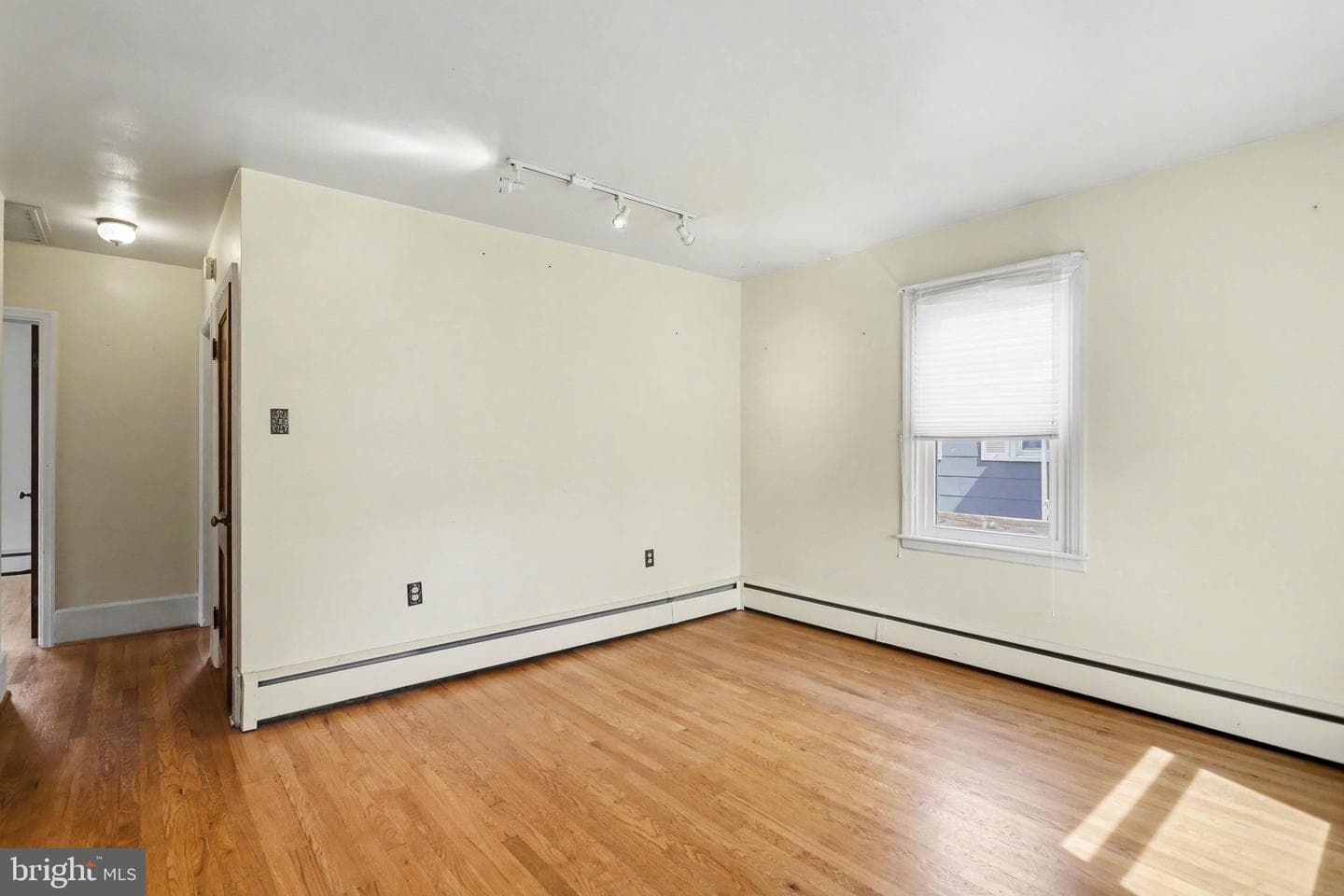 932 E Walnut Street photo 14