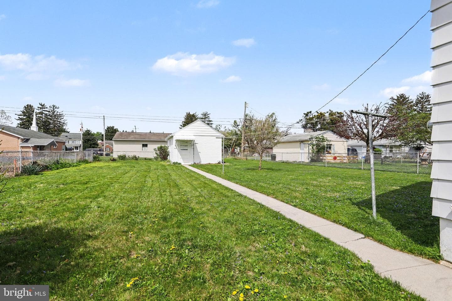 932 E Walnut Street photo 28