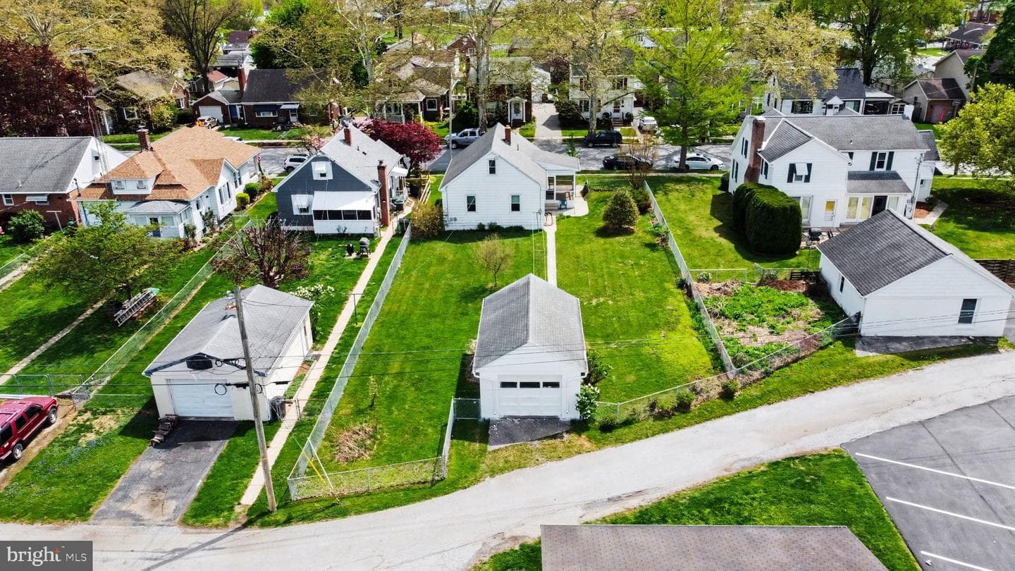 932 E Walnut Street photo 32