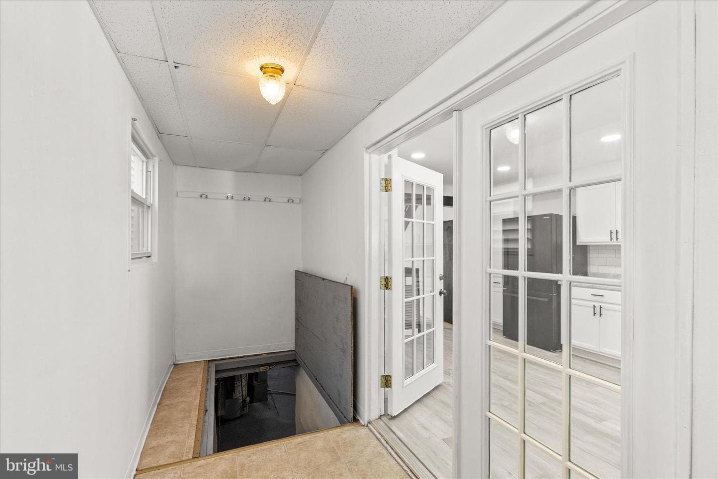 637 W College Avenue photo 13