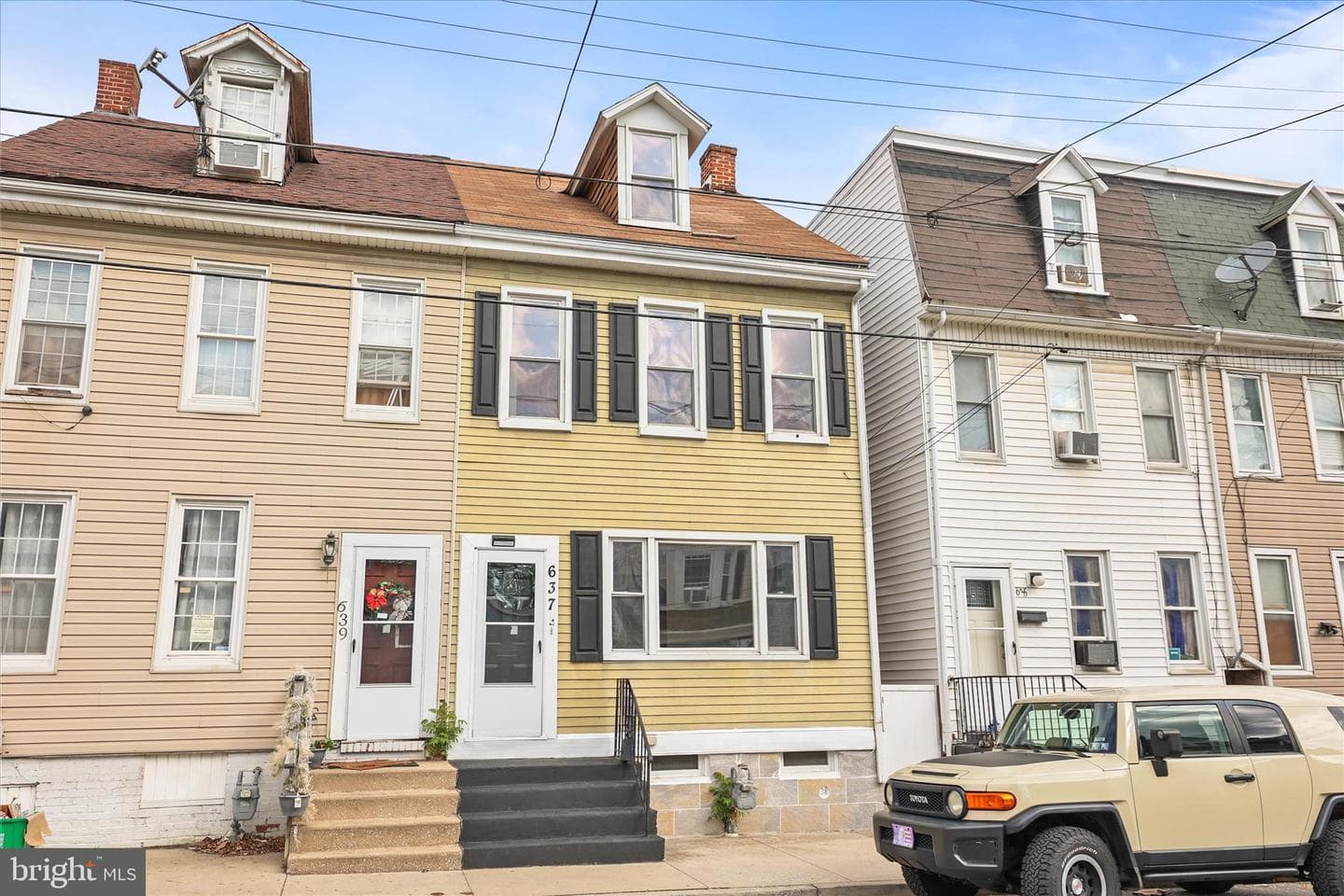 637 W College Avenue, York
