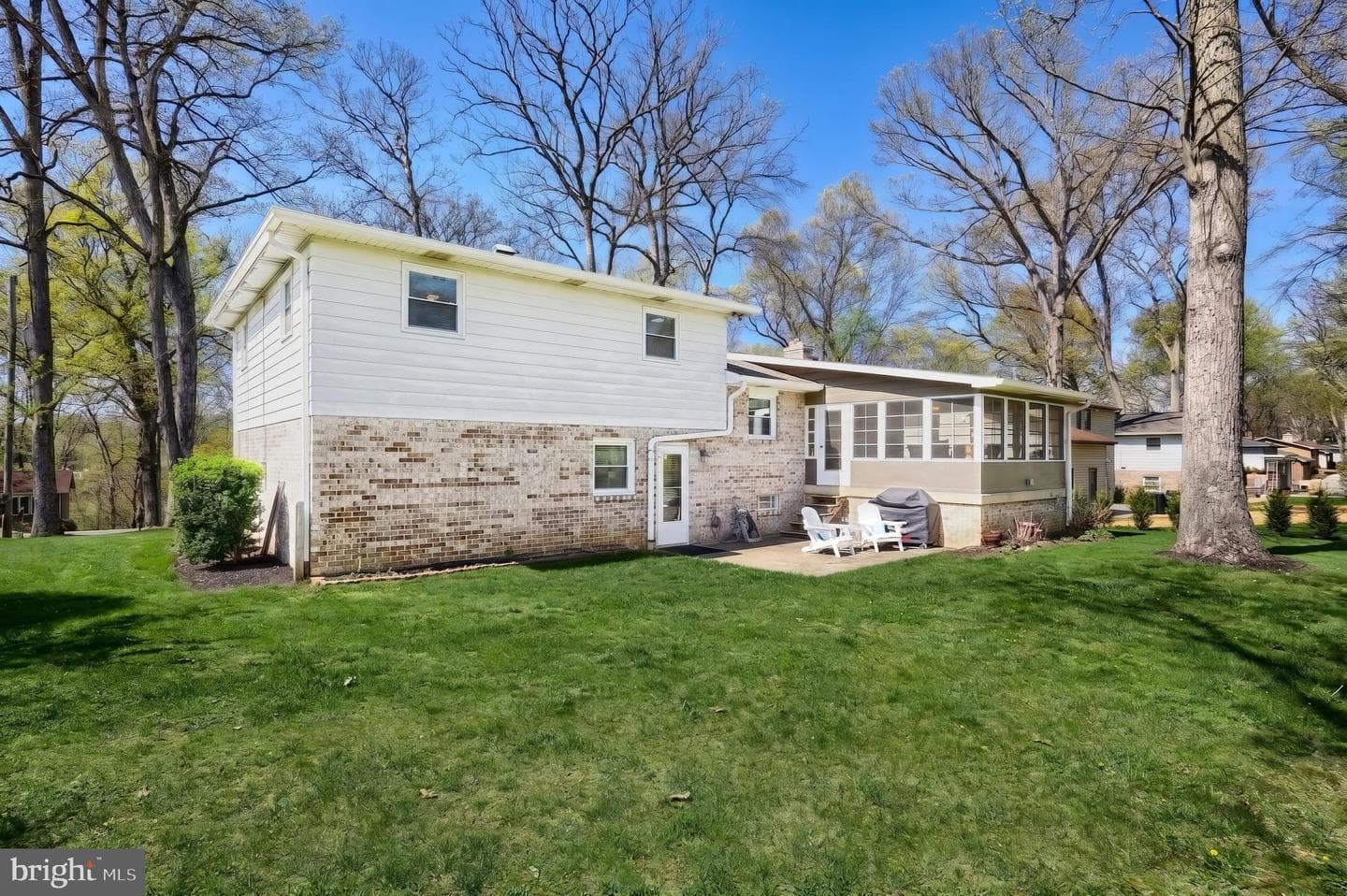 320 Holyoke Drive photo 9