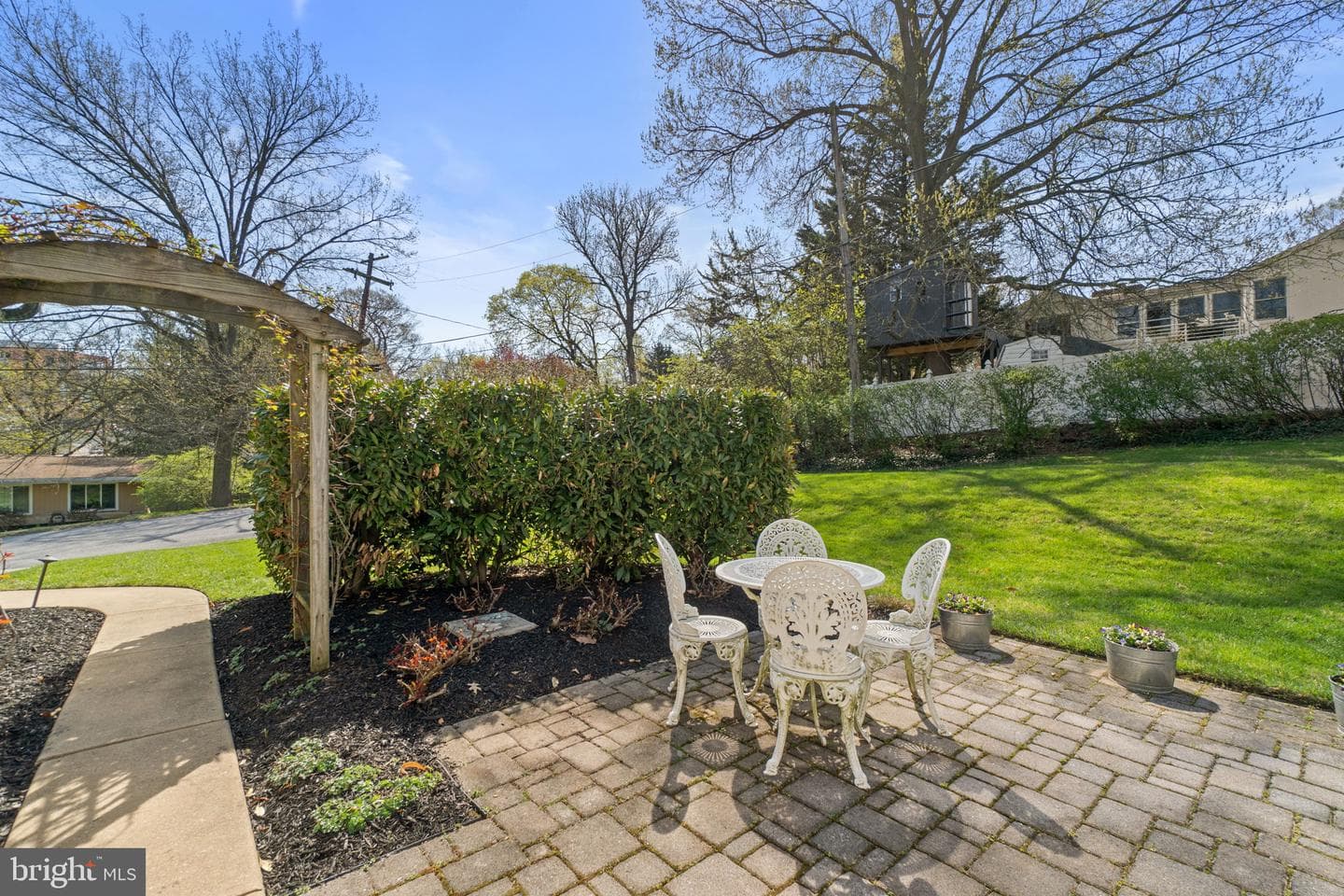 100 Edgewood Drive photo 39