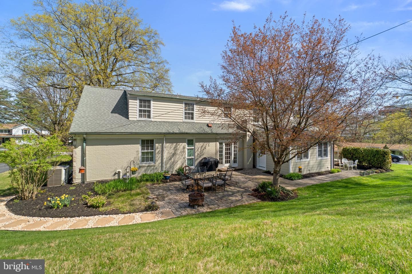 100 Edgewood Drive photo 41
