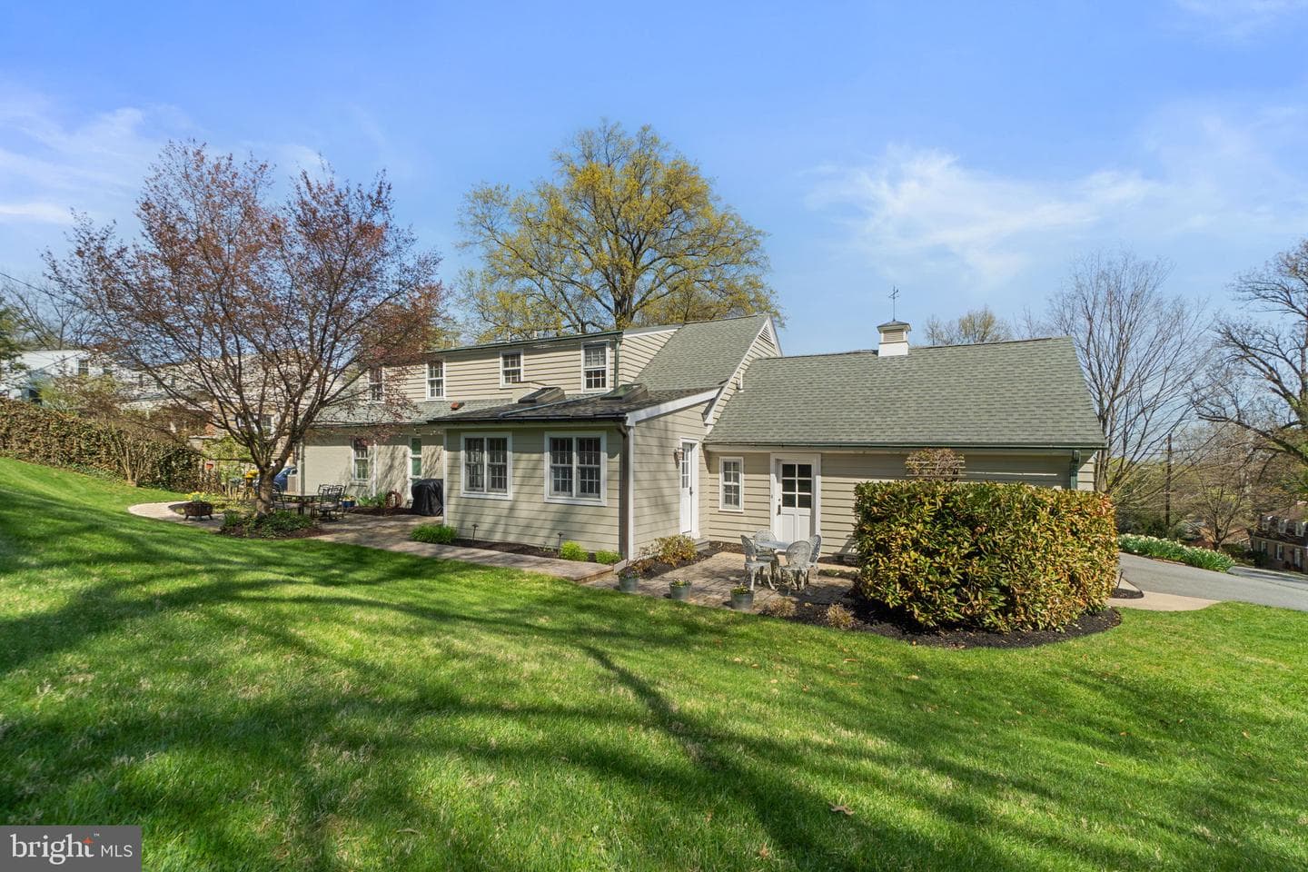 100 Edgewood Drive photo 43