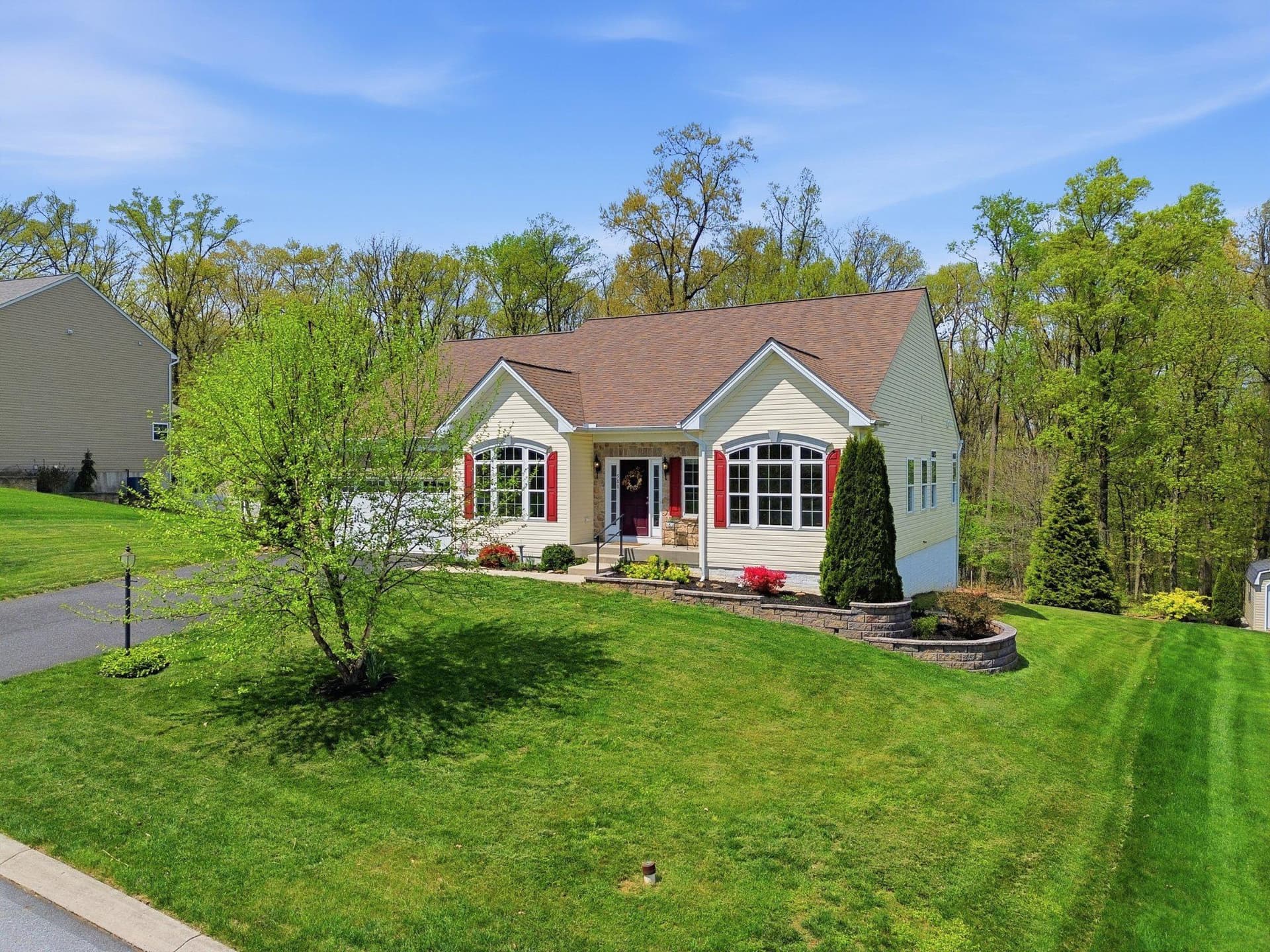 588 Misty Hill Drive photo 2
