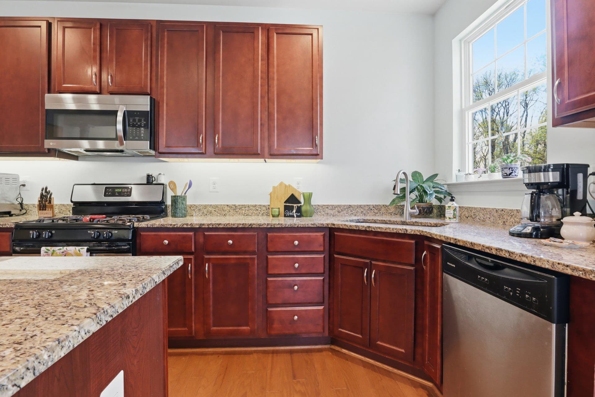 588 Misty Hill Drive photo 8
