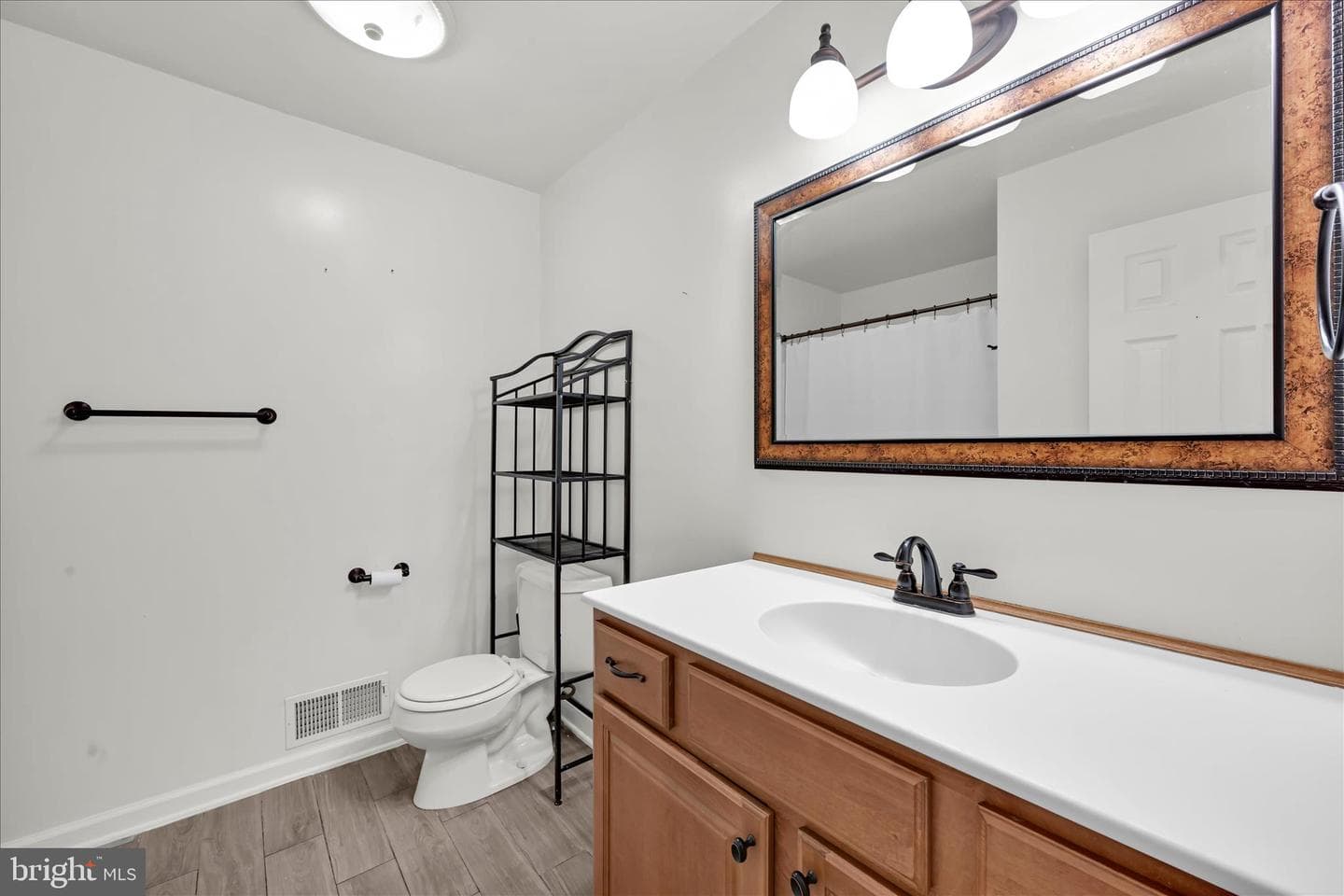 301 Larkin Drive photo 18