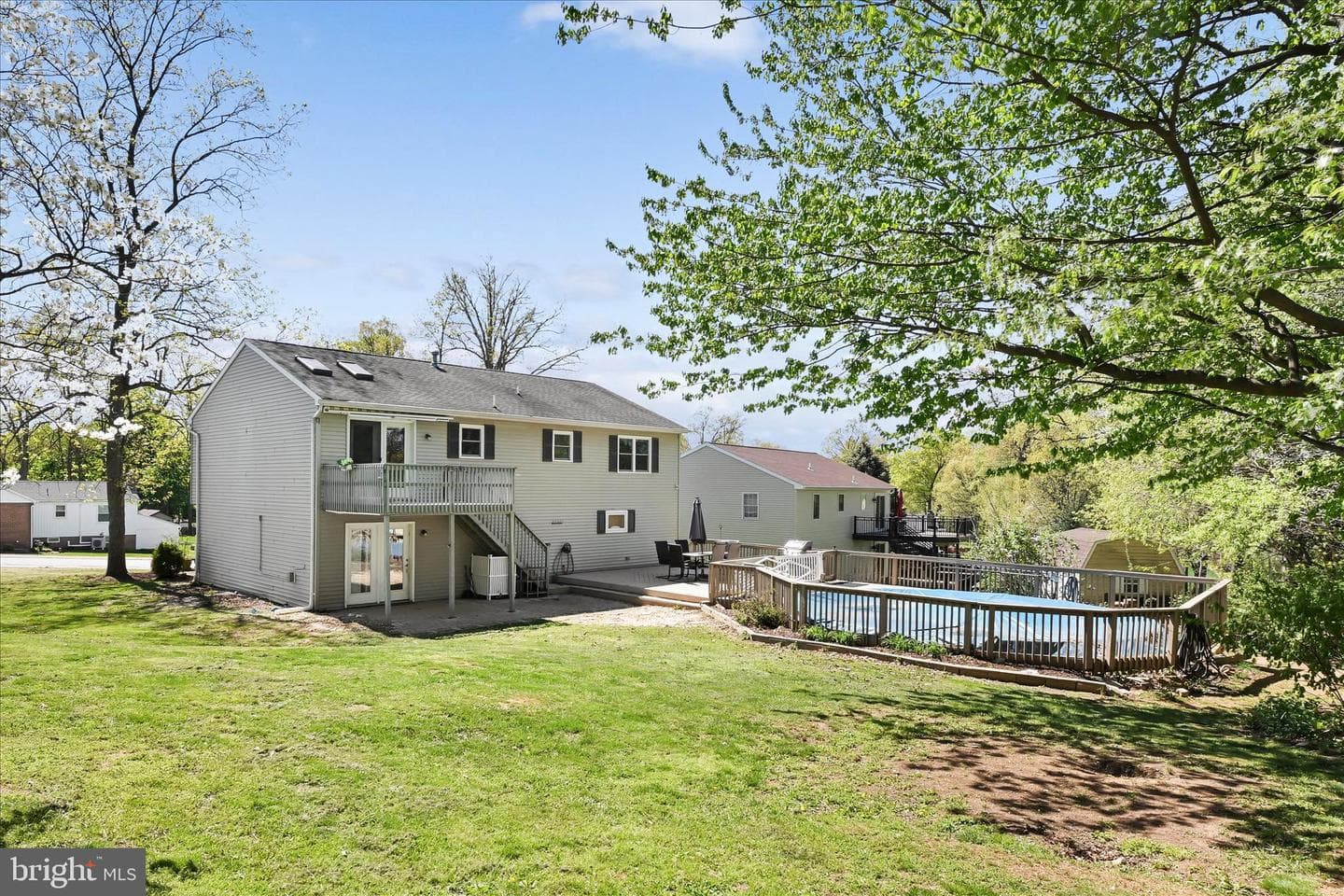 301 Larkin Drive photo 31