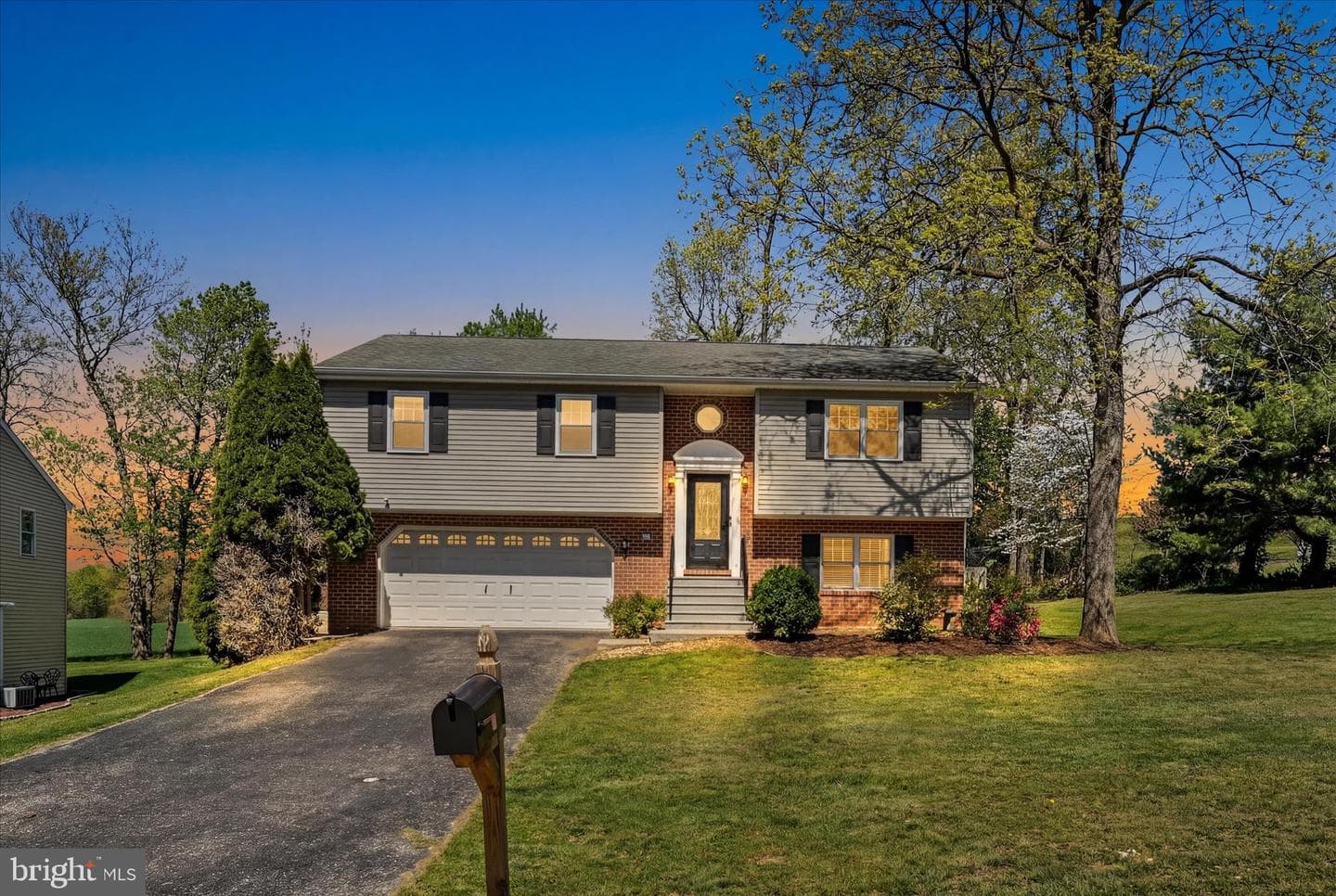 301 Larkin Drive photo 32