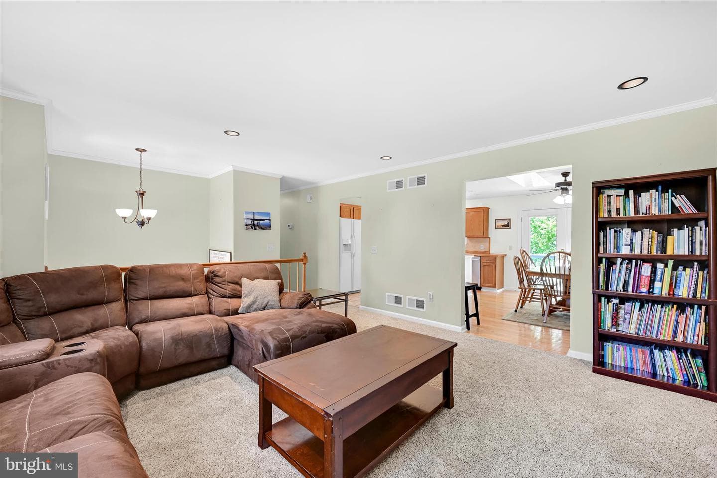 301 Larkin Drive photo 5