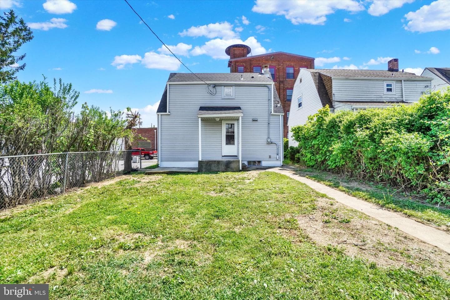 1229 W Poplar Street photo 15