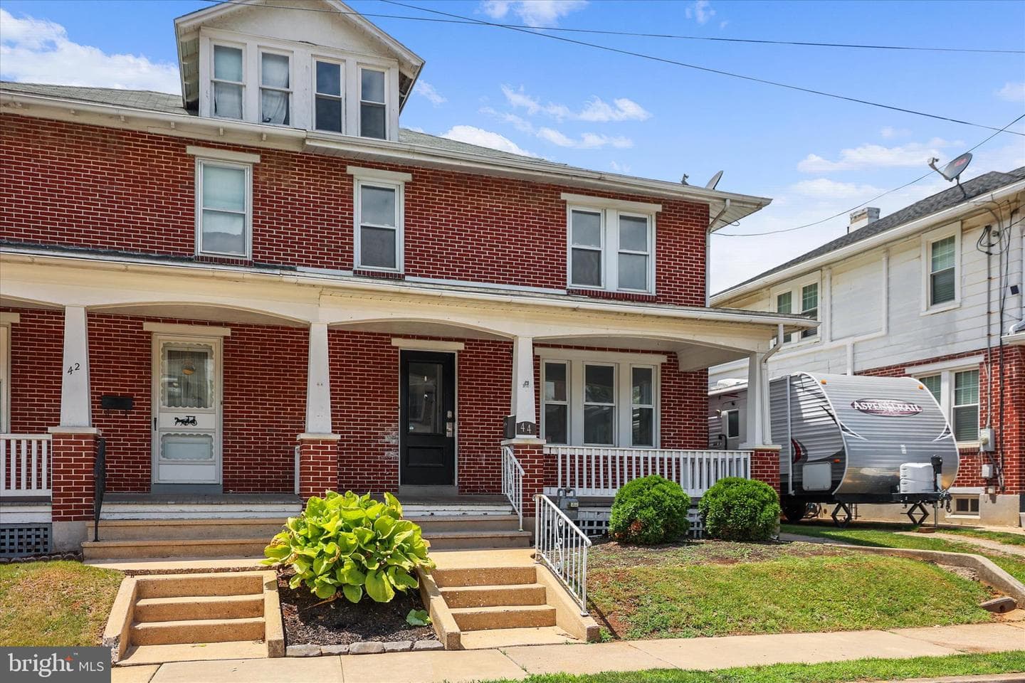 44 N Clinton Street photo 2