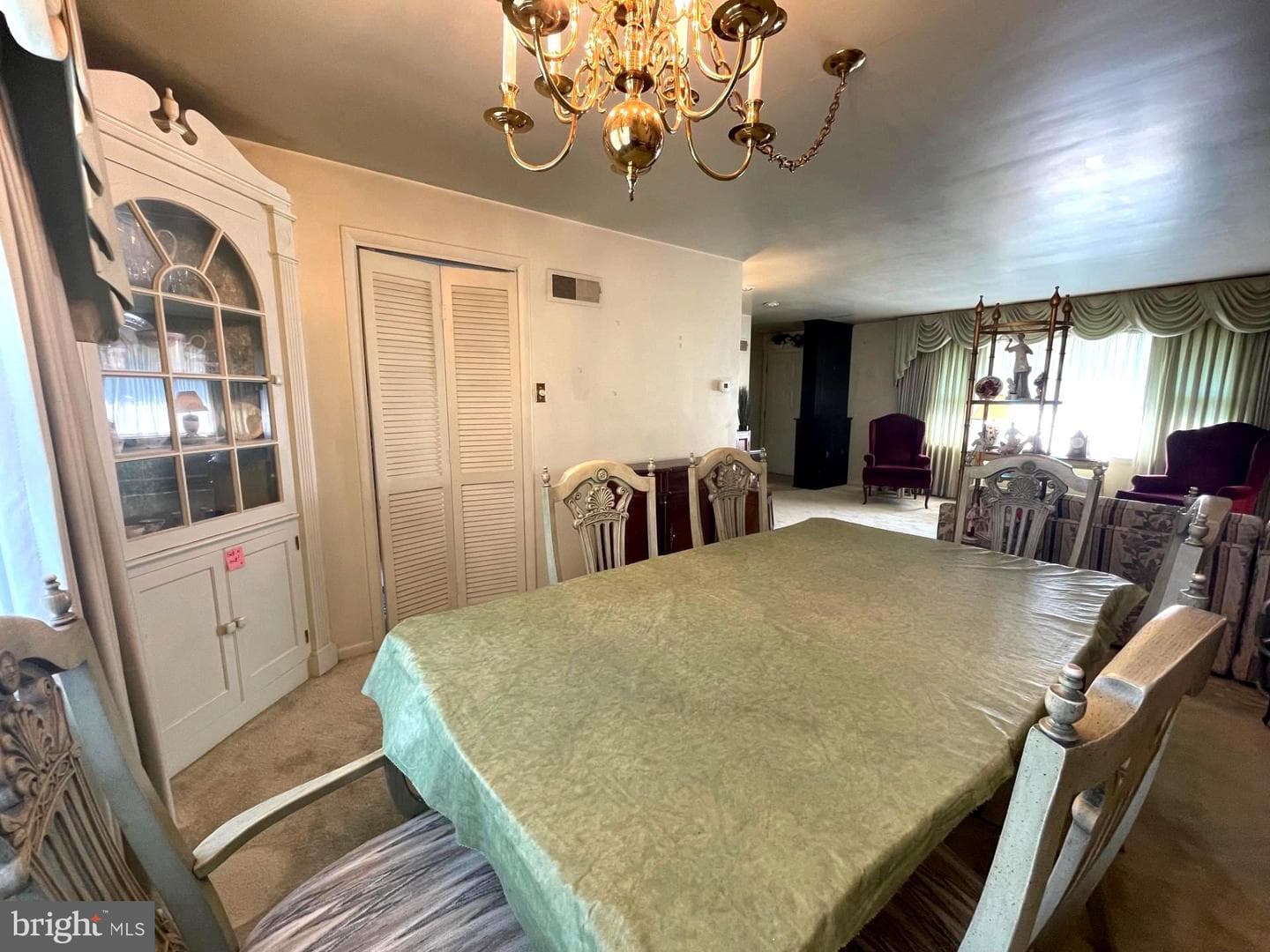 1425 Hill Street photo 11