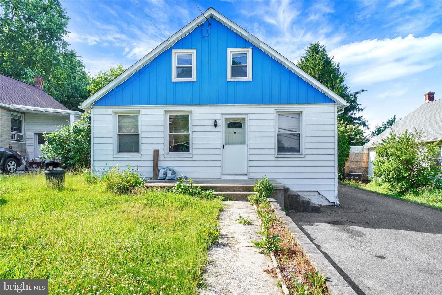 16 E Tolna Road