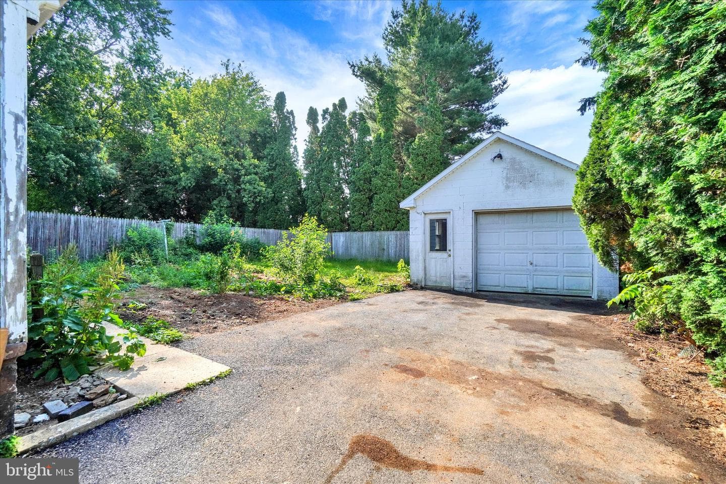 16 E Tolna Road photo 17