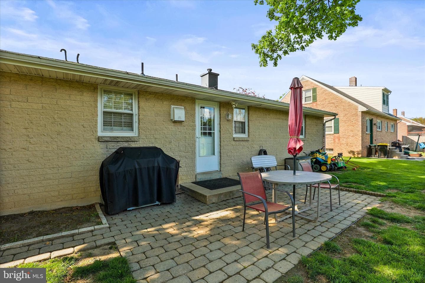 832 Hartman Avenue photo 22