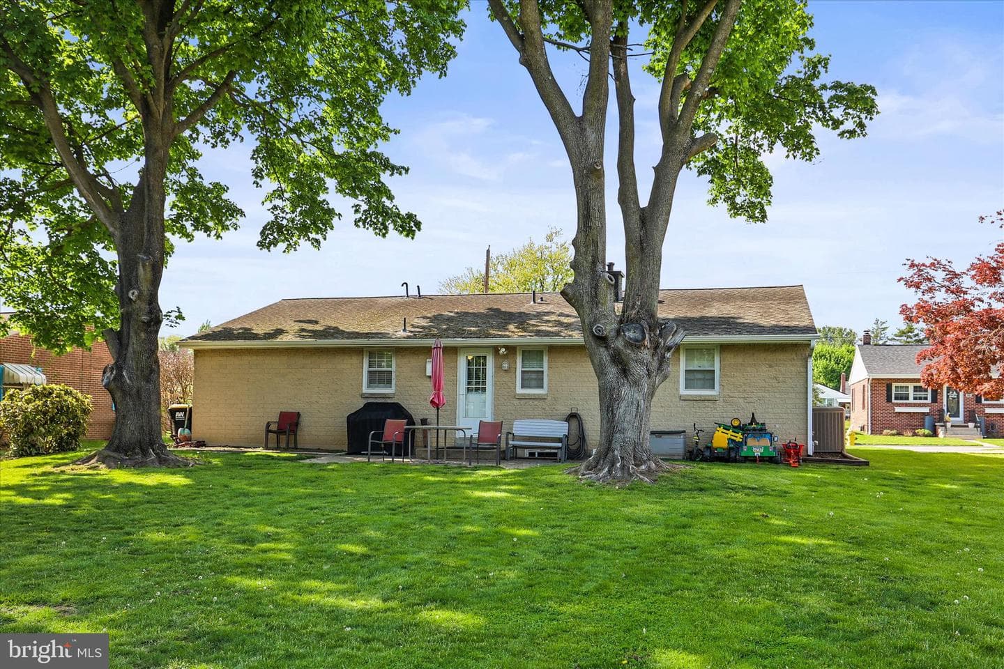 832 Hartman Avenue photo 26
