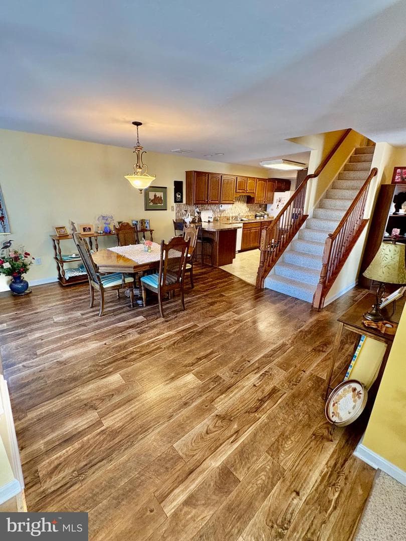 102 Heather Glen Dr photo 6