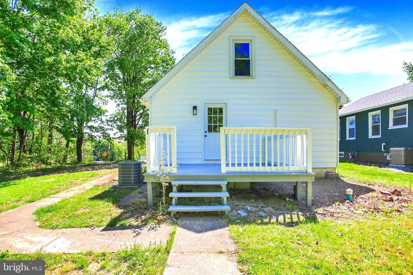 15 Pear Avenue photo 38