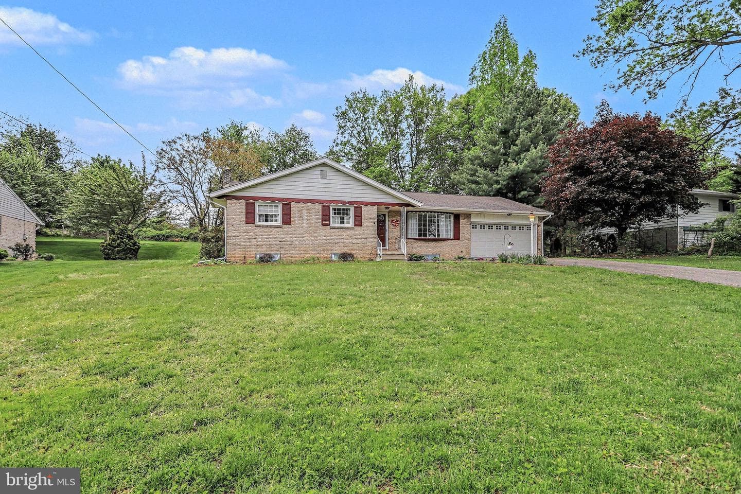 12 Greenbriar Drive photo 3
