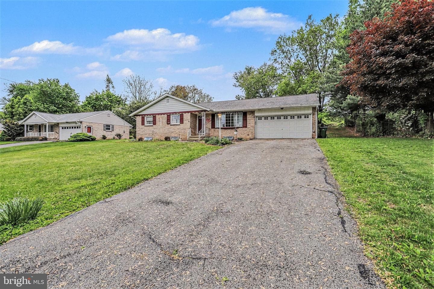 12 Greenbriar Drive photo 4