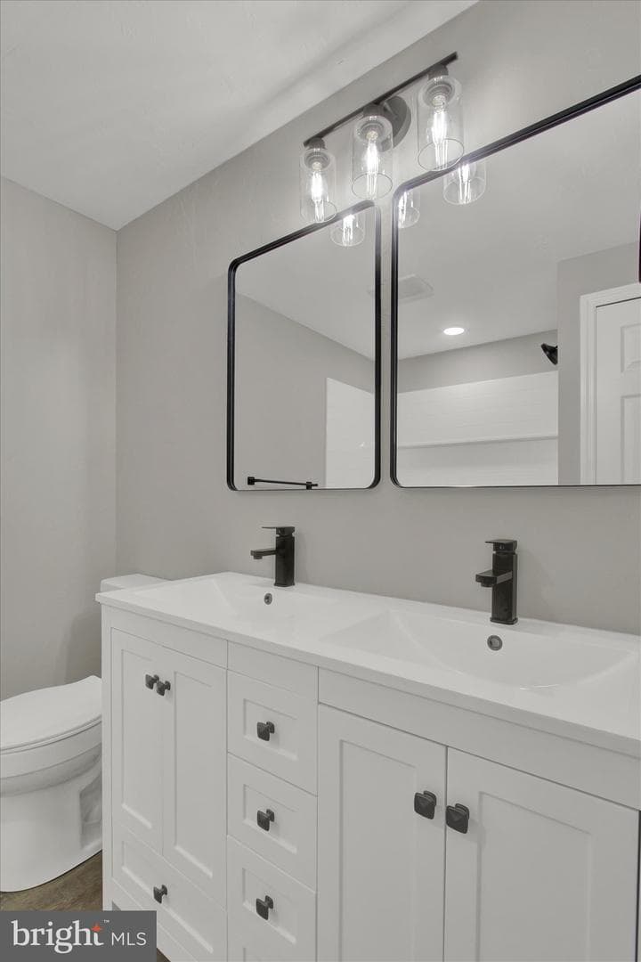 230 Canary Circle photo 13
