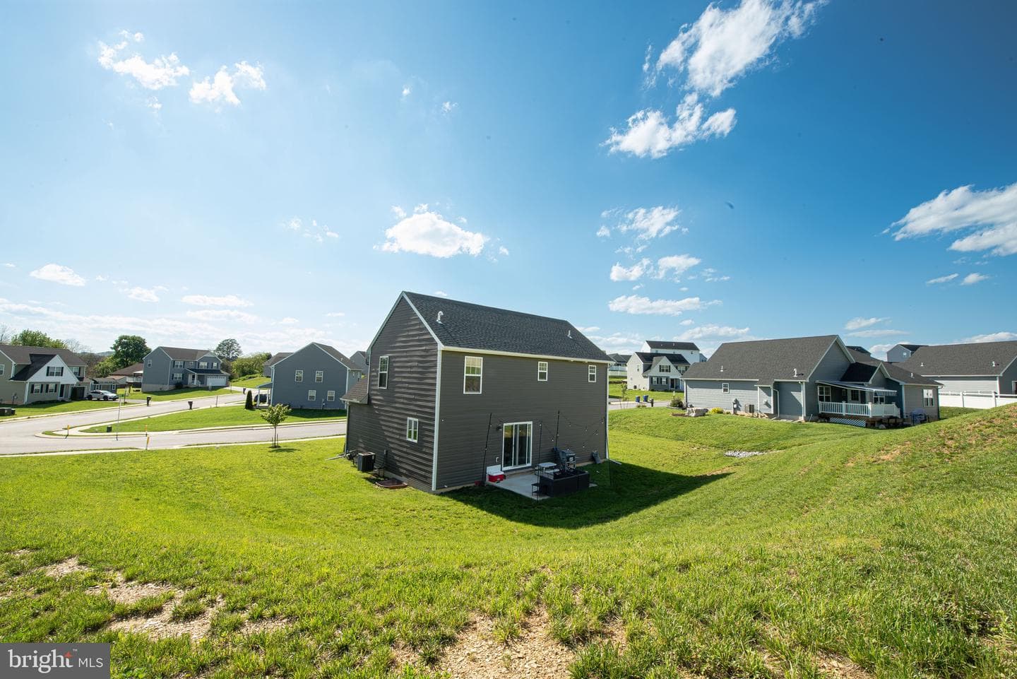 1090 Alder Court photo 3