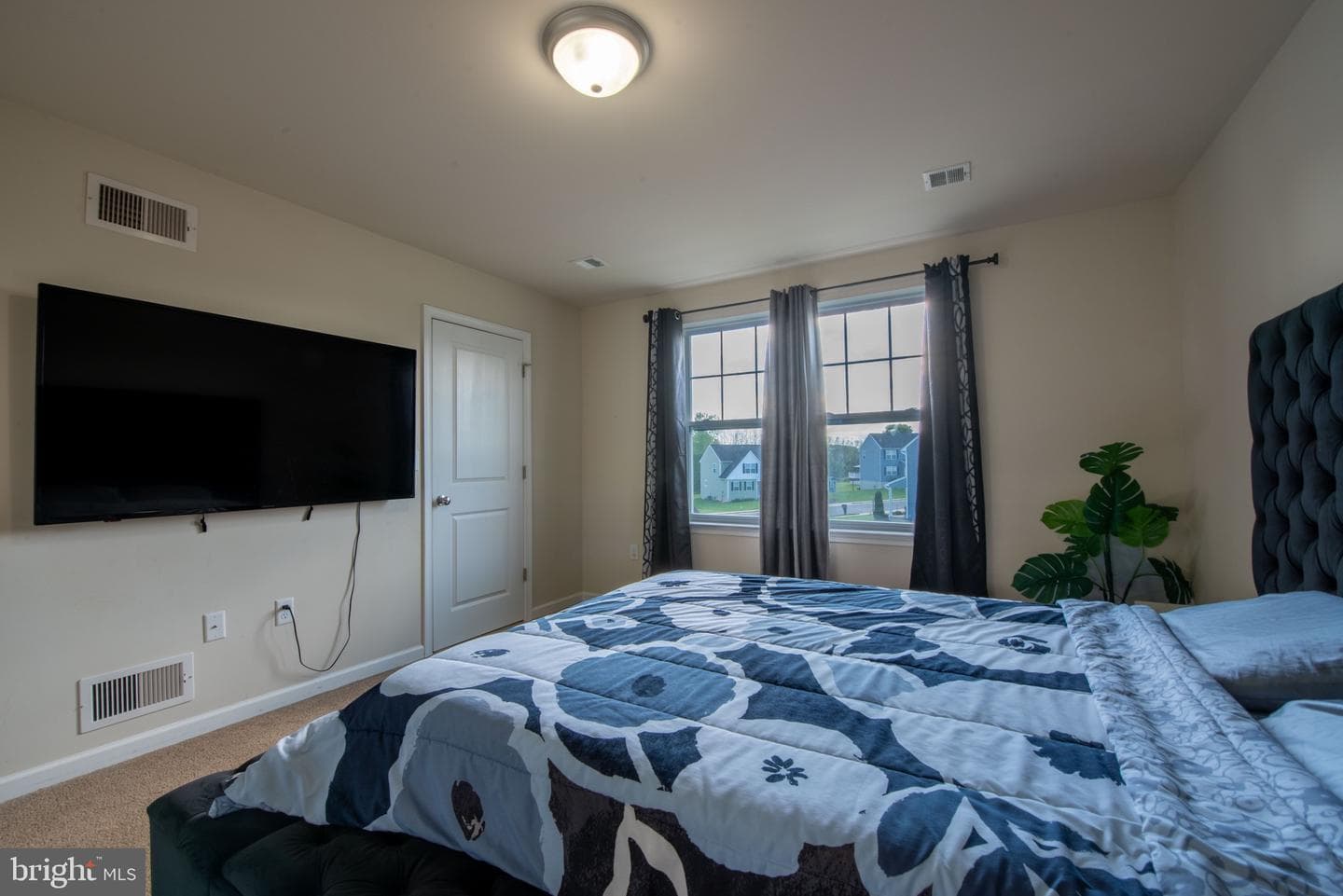1090 Alder Court photo 32