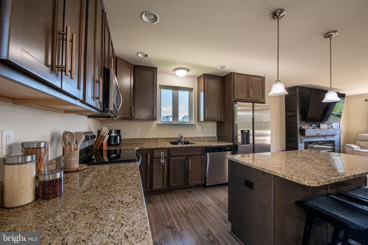 1090 Alder Court photo 9