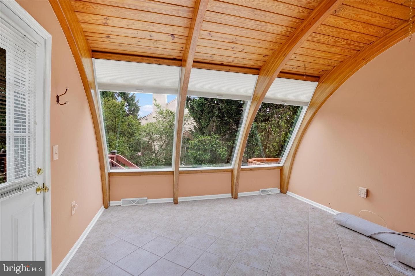 56 Jean Lo Way photo 15