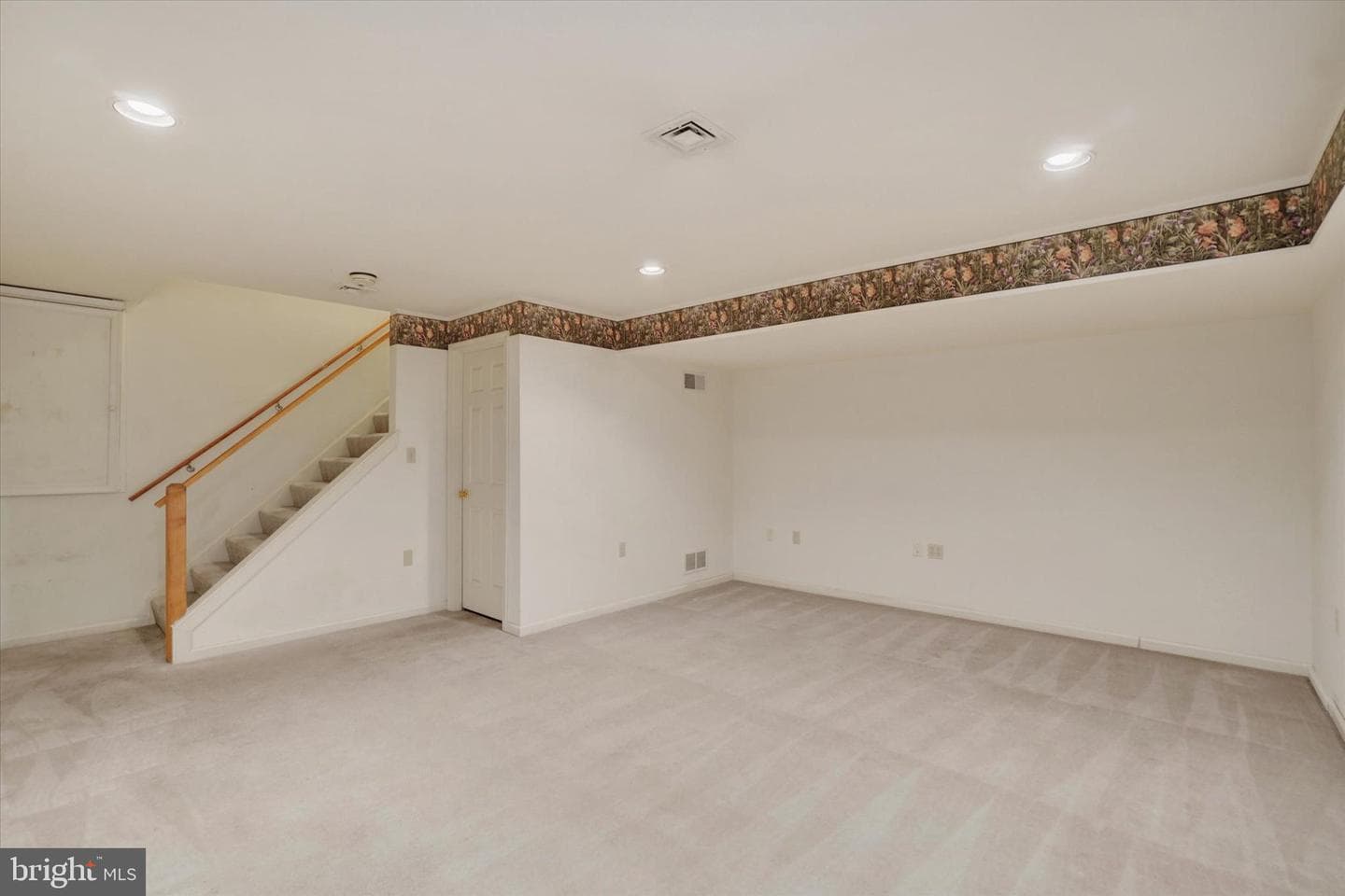 56 Jean Lo Way photo 26